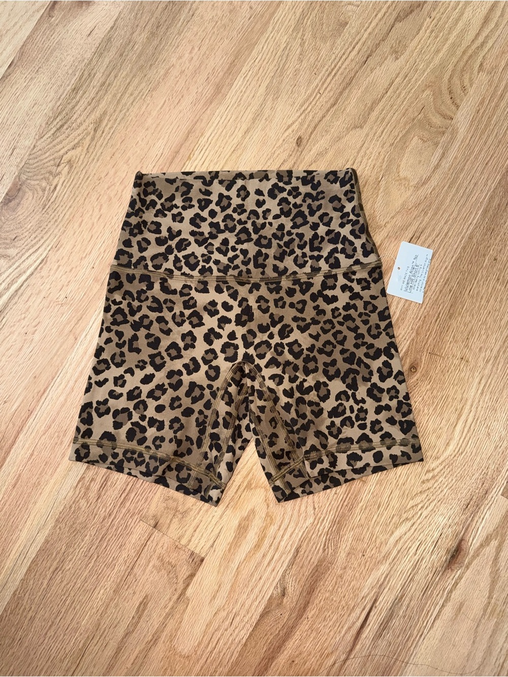 NEW Lululemon Align 6” Bike Shorts Leopard Print Size 4 - Picture 2 of 7